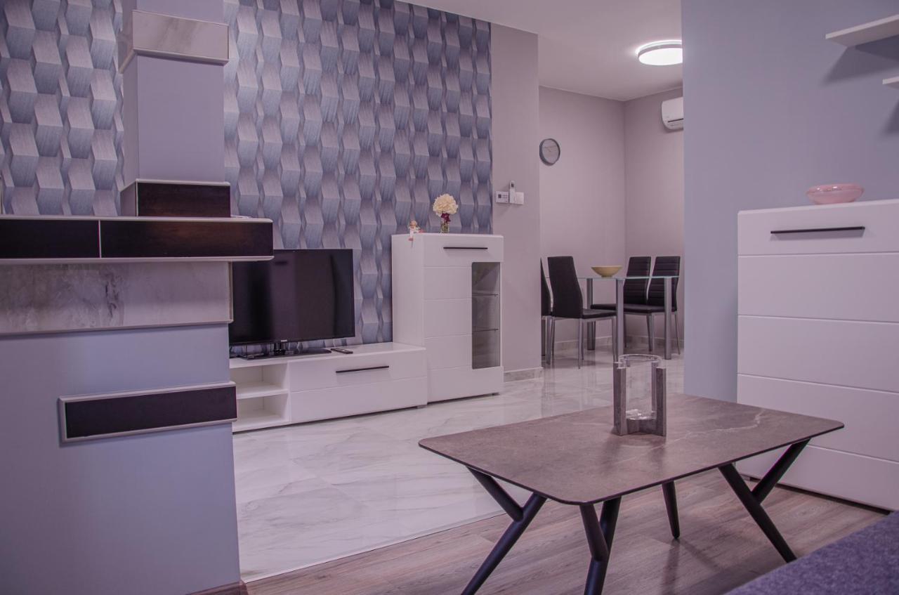 Oros House Apartmanhaz Oroshaza Exterior photo