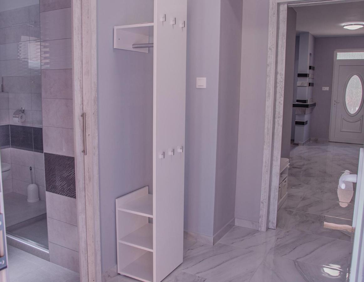 Oros House Apartmanhaz Oroshaza Exterior photo