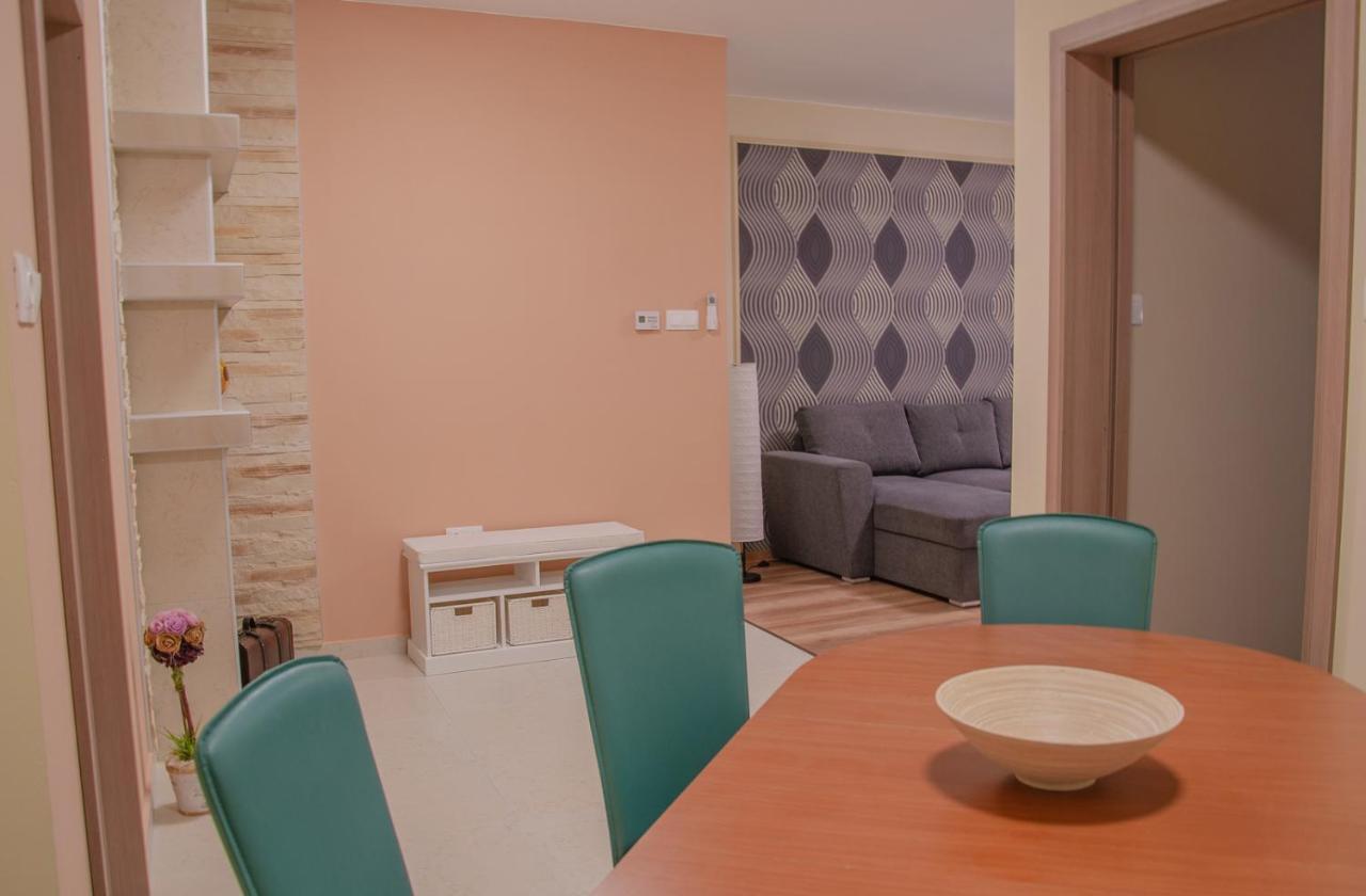 Oros House Apartmanhaz Oroshaza Exterior photo