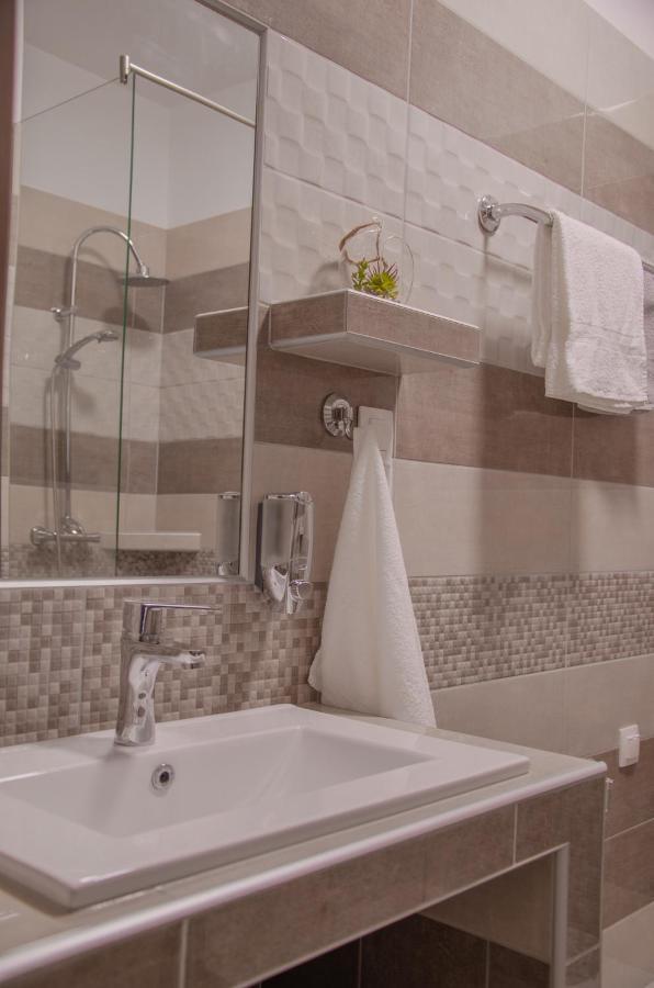 Oros House Apartmanhaz Oroshaza Exterior photo