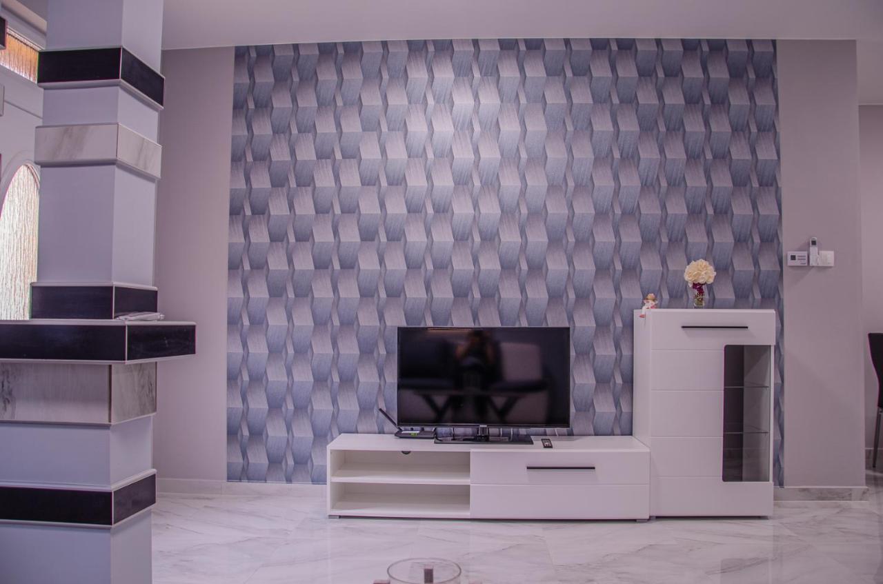 Oros House Apartmanhaz Oroshaza Exterior photo