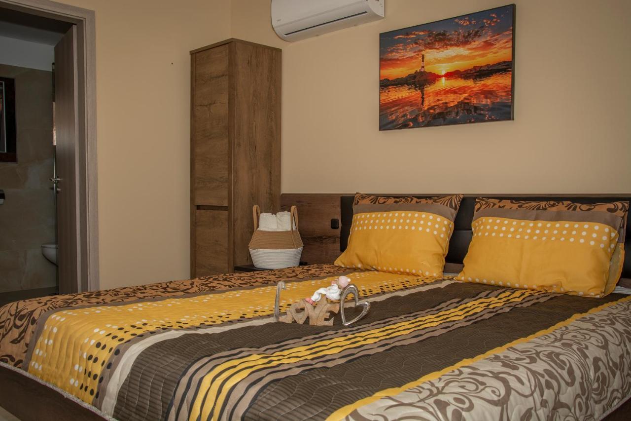 Oros House Apartmanhaz Oroshaza Exterior photo