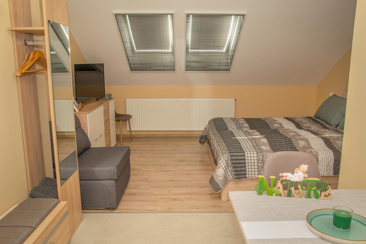 Oros House Apartmanhaz Oroshaza Exterior photo