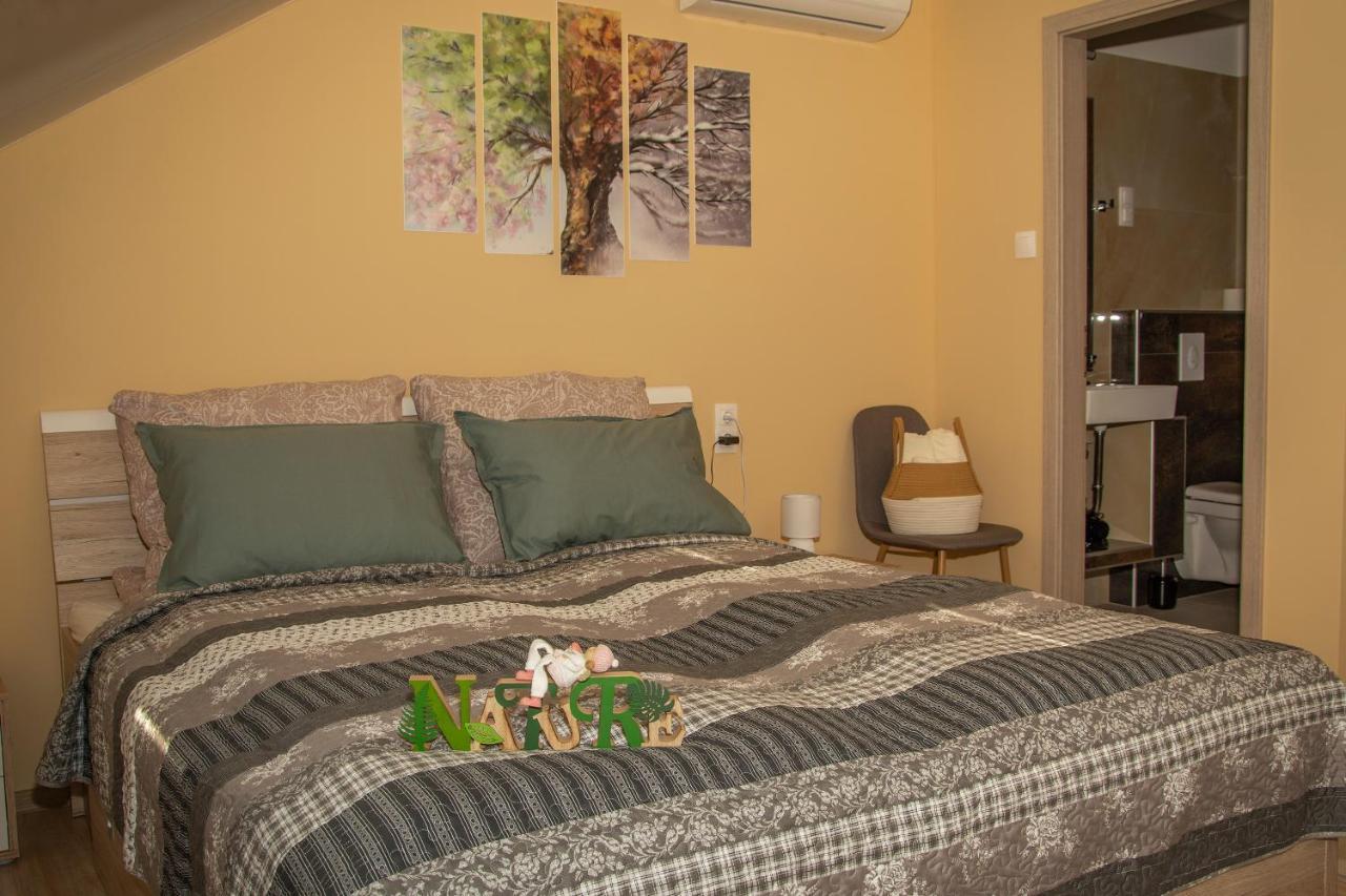 Oros House Apartmanhaz Oroshaza Exterior photo