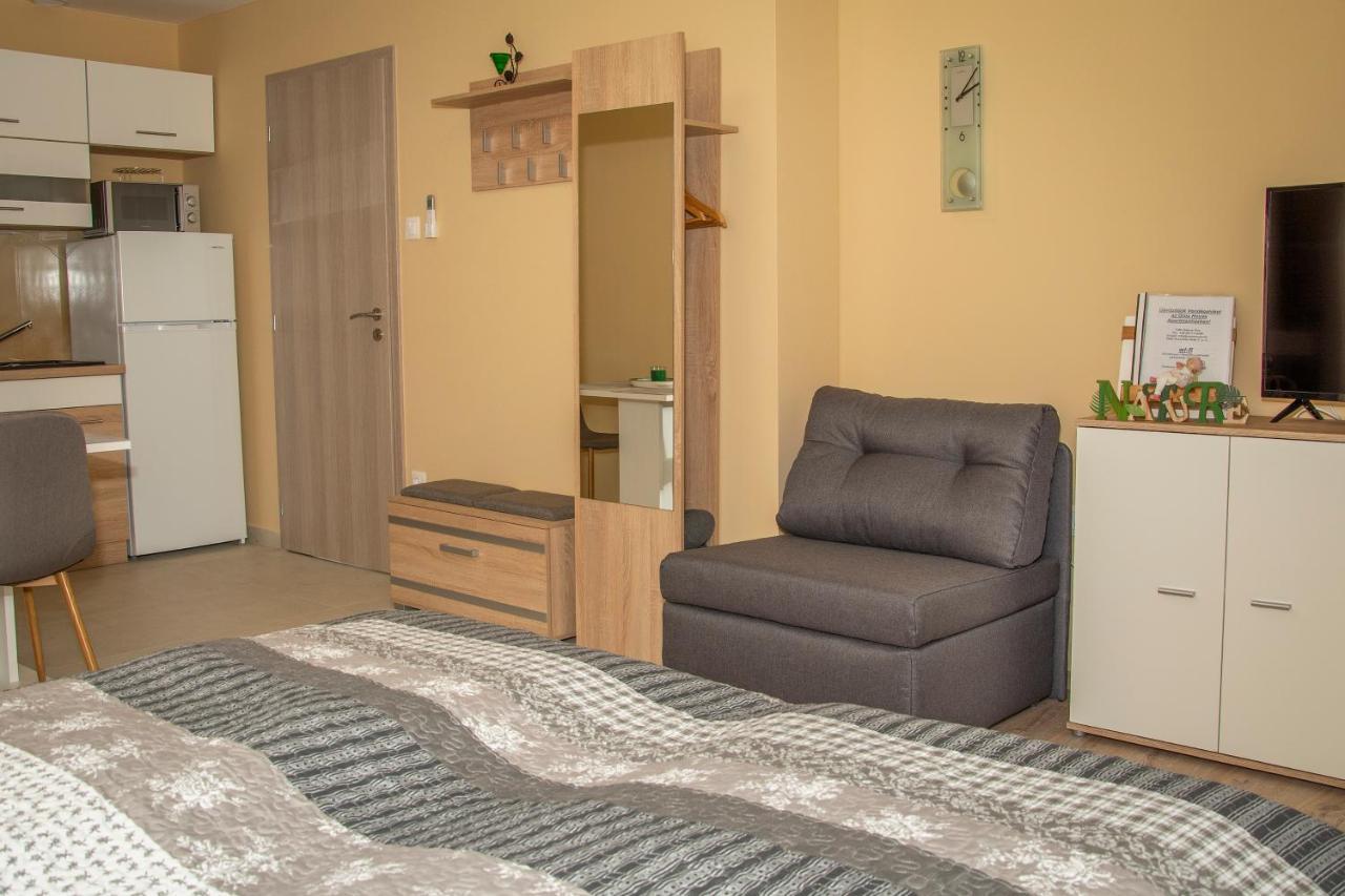 Oros House Apartmanhaz Oroshaza Exterior photo